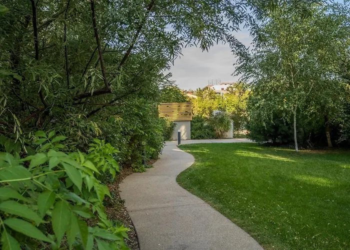 Stylish New Building Herastrau Apartmán *