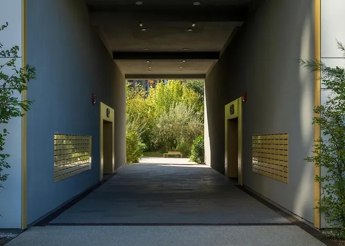 Stylish New Building Herastrau * 布加勒斯特